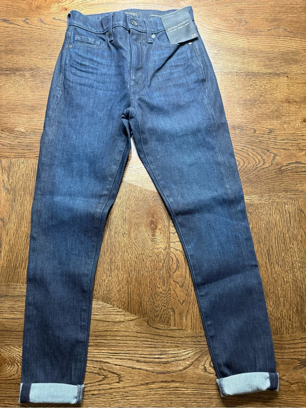NWT Banana Republic women’s Dark Blue High Rise Skinny Ankle Jeans size 25 .